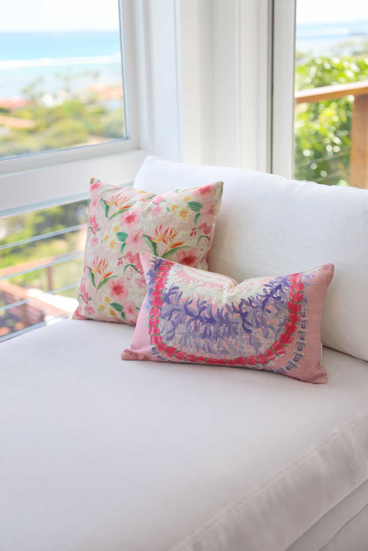 18x18in Aloha Flower Pillow Cover – SoHa Living
