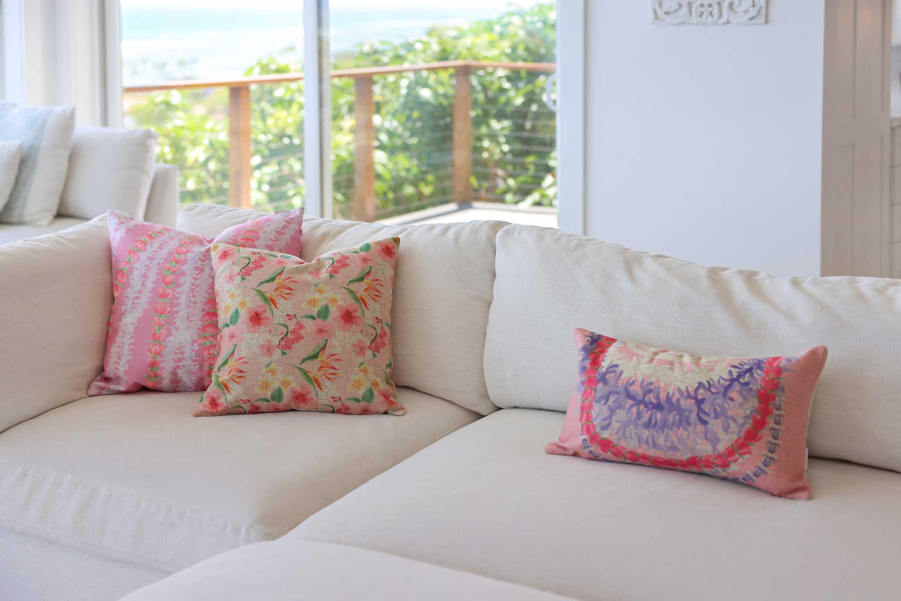 18x18in Aloha Flower Pillow Cover – SoHa Living