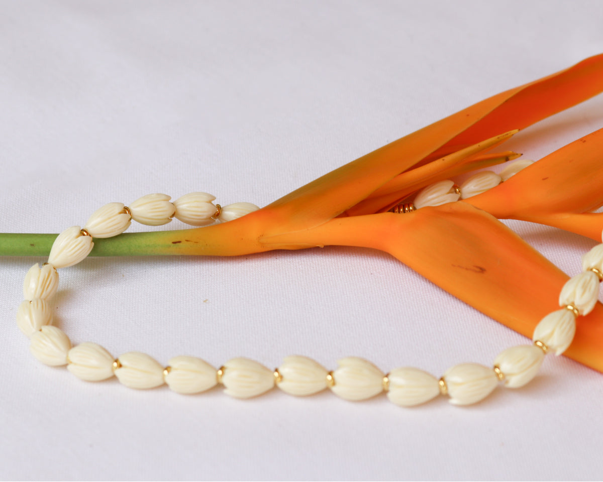 Coral Powder Magnolia Shell Beads Necklace – SoHa Living